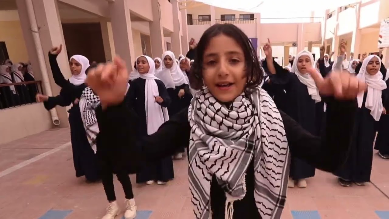 احتفالية مدرسة عائشة بذكرى اعياد الثورات اليمنية