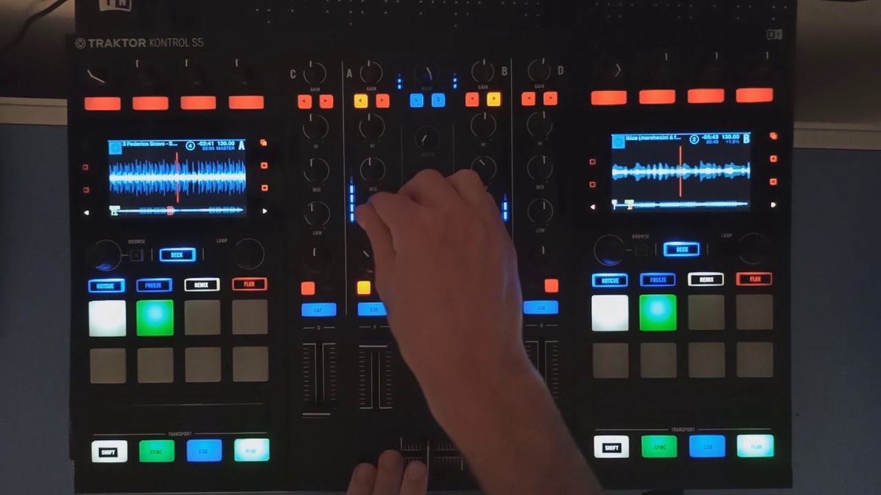 Traktor Kontrol S5 (Electro house) salvo dj