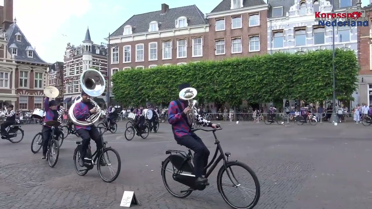 Bicycle Showband Crescendo tijdens Mars der Muzikanten 2023