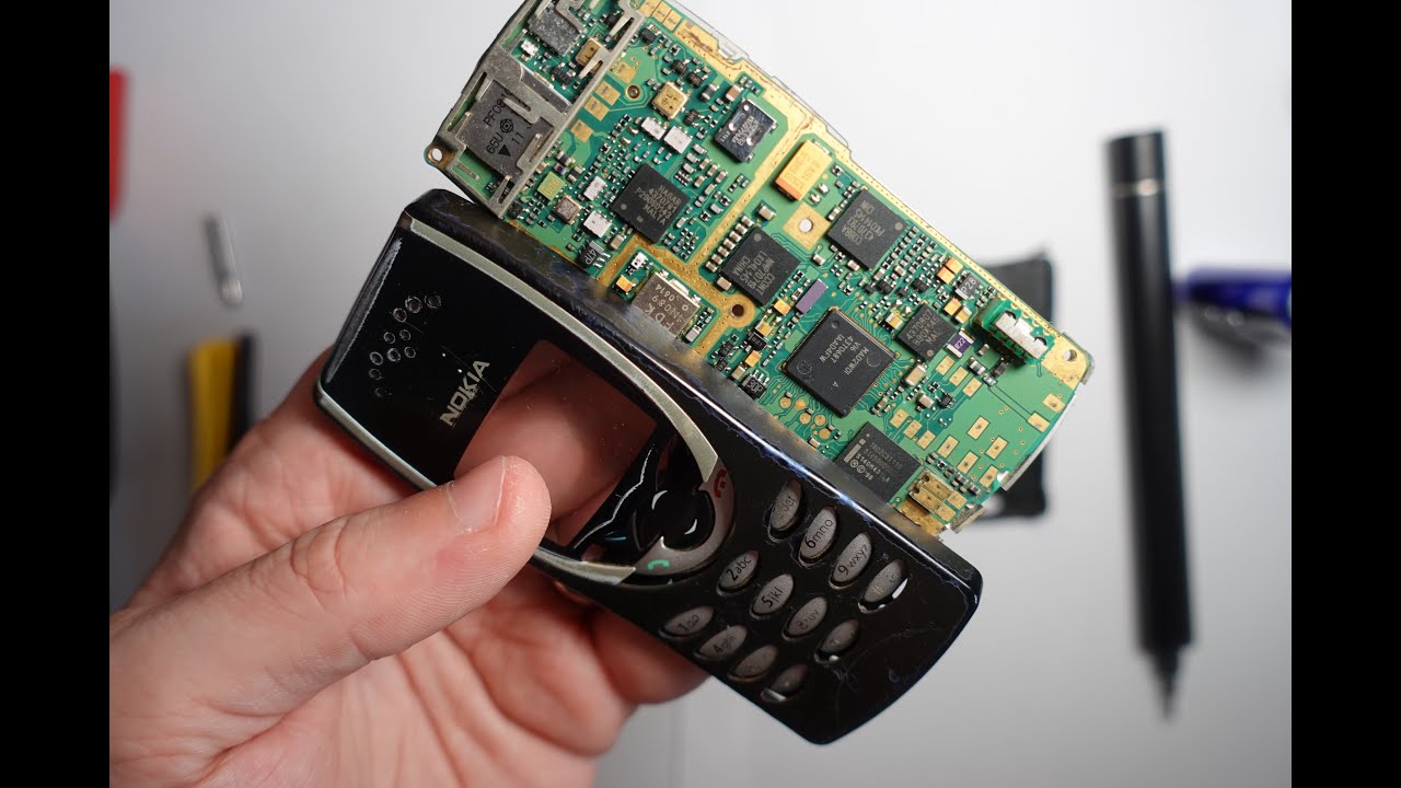 Nokia 8210 Teardown