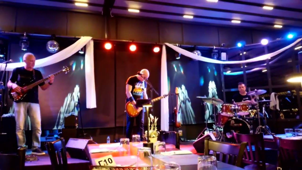 Fuzzy Boys playing Led Zeppelin's BlackDog