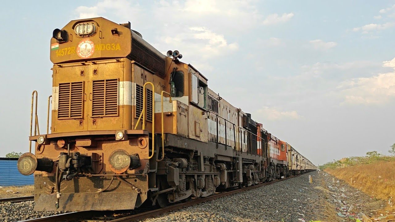 Nandigram Express Arriving at Purna Railway Station | Train Videos Indian Railways 