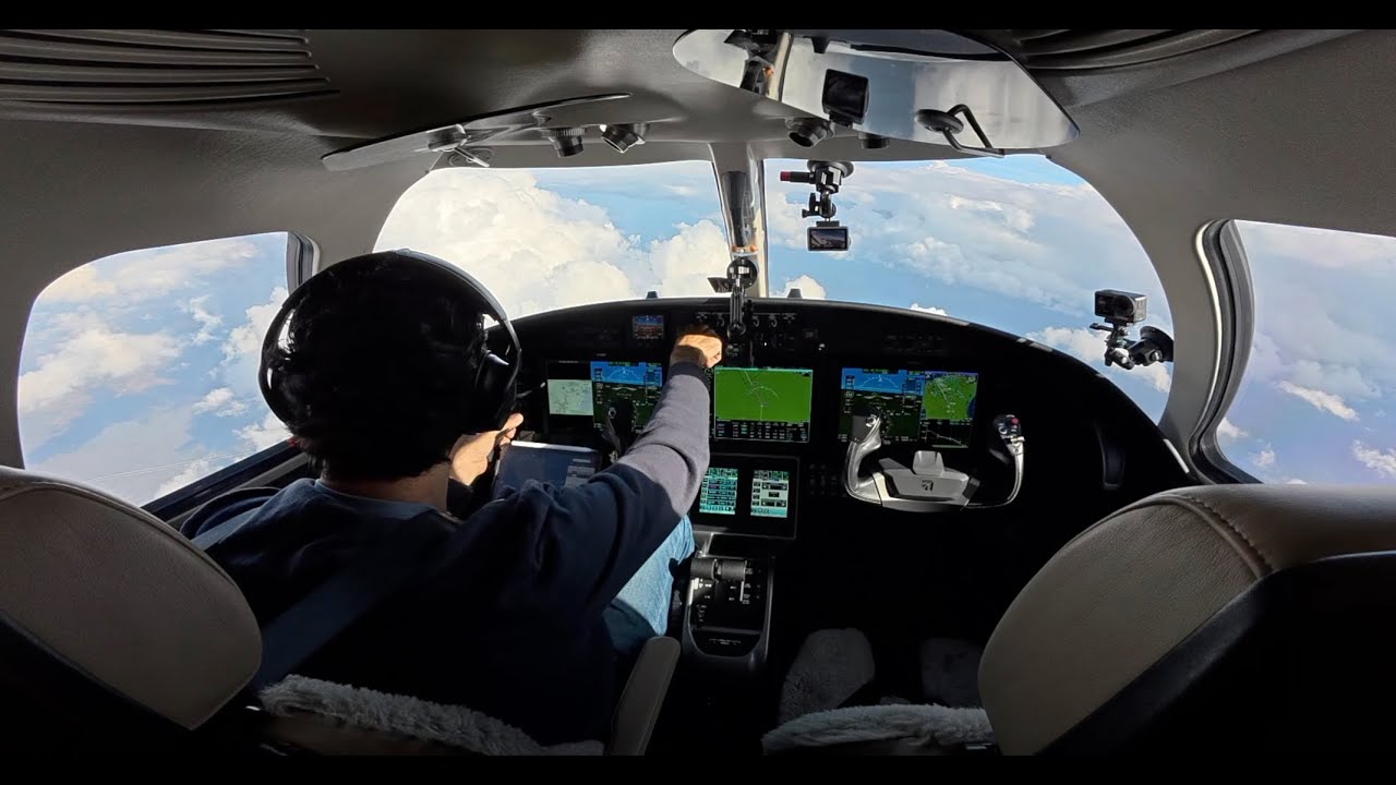 Autopilot FAIL at 38,000 Feet | CJ3+ Emergency Return