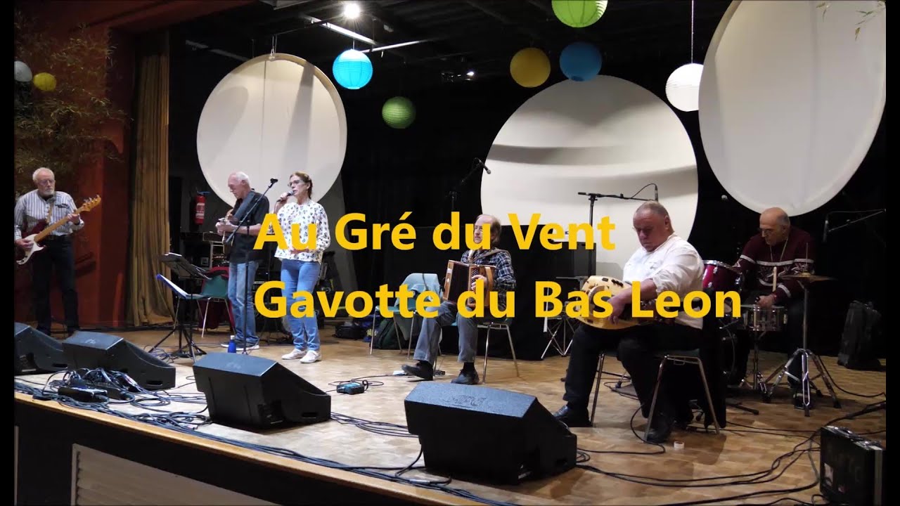 Gavotte du Bas-Léon jouée par mon groupe Au gré du vent au fest-noz du 26. 03.22 à Vertou (Bretagne)