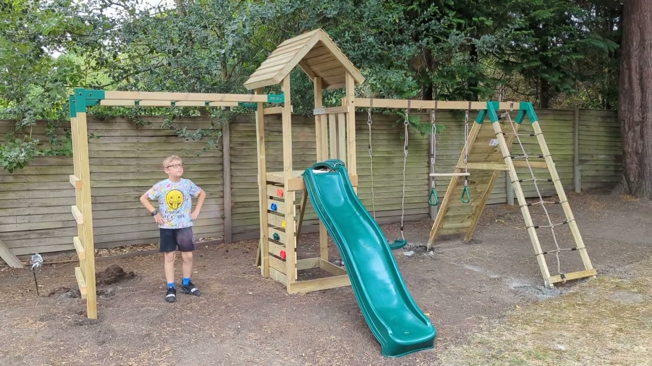 Rebo Climbing Frame Review, 9yr present to show it for size for a full review. is it big enough?