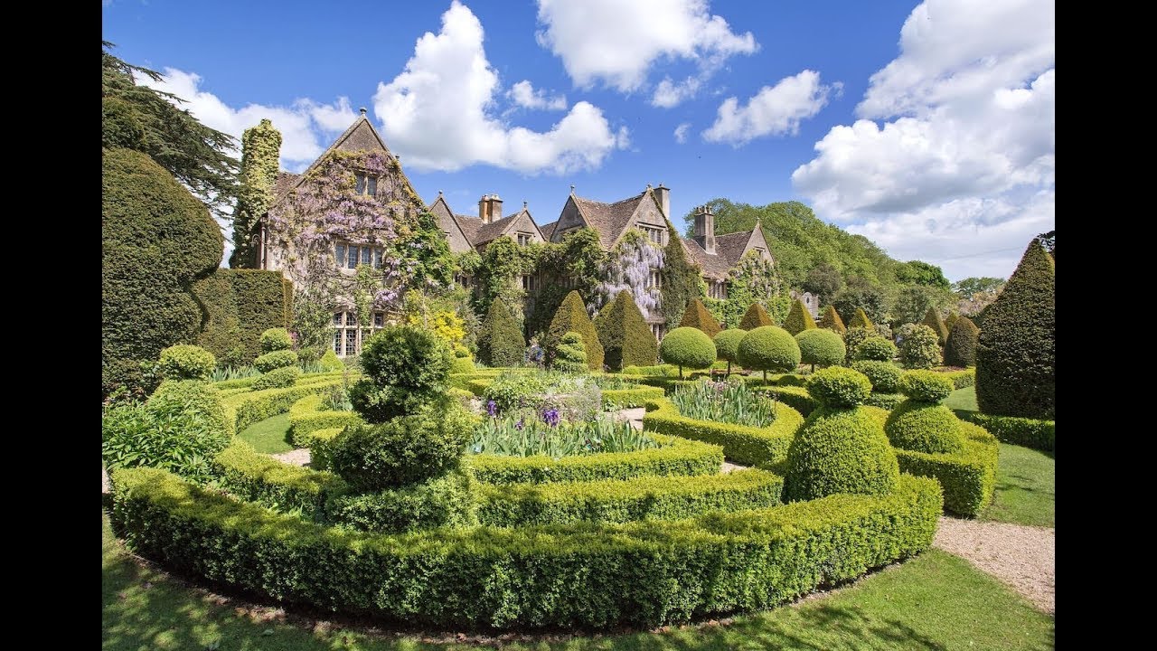 World Famous Abbey House Gardens in Malmesbury United Kingdom | Youbnb (2018)