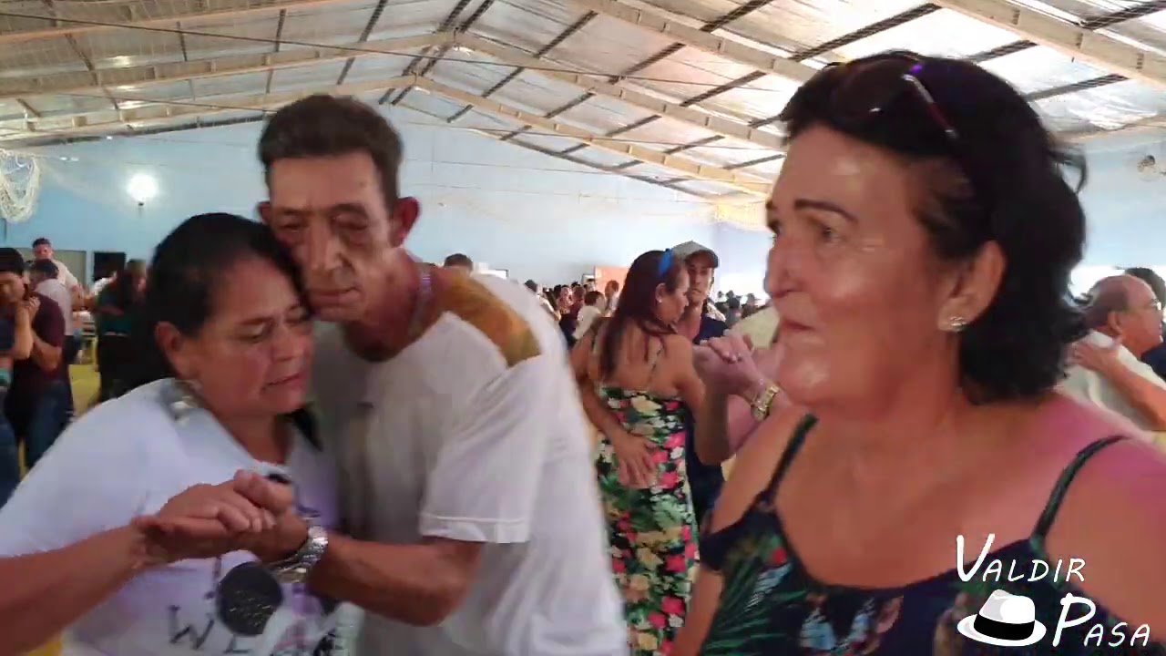 Valdir Pasa - Nosso amor ta bagunçado Em Dois vizinhos PR
