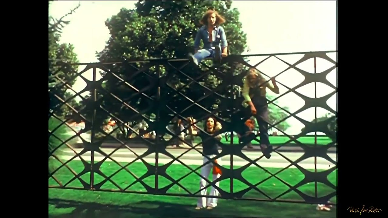 Scorpions - Very Rare Video (Klaus Meine Jumping from high distance)