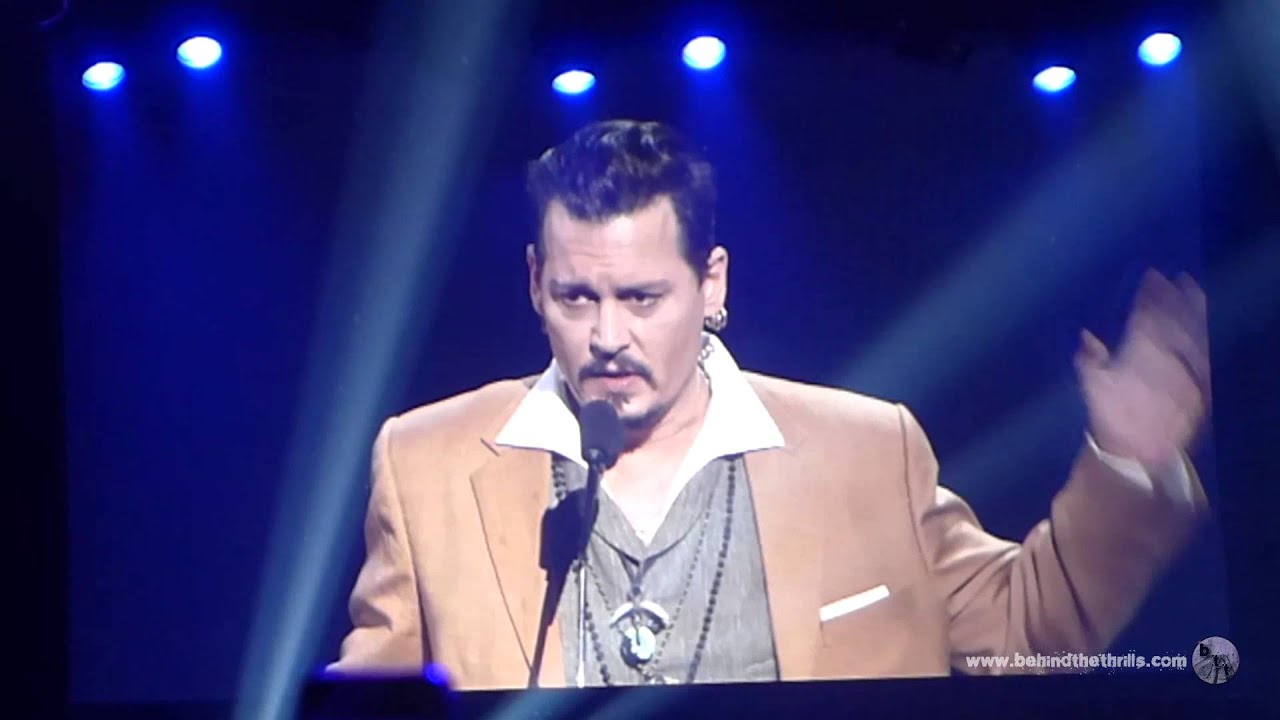 Johnny Depp Receives Surprise Disney Legend Status at D23 Expo 2015!