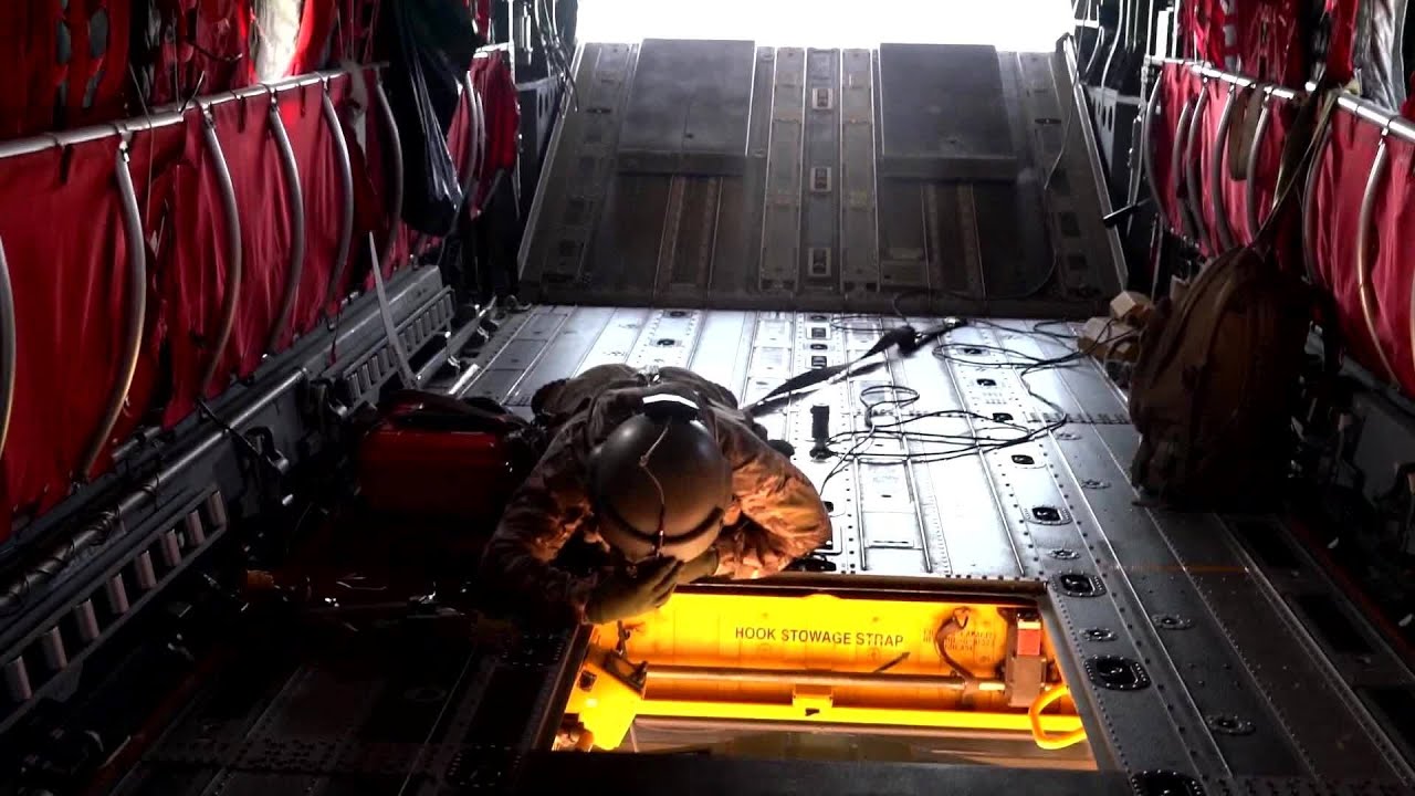 Caught on Camera: Hawaii Wildfires Army National Guard Water Bucket Support