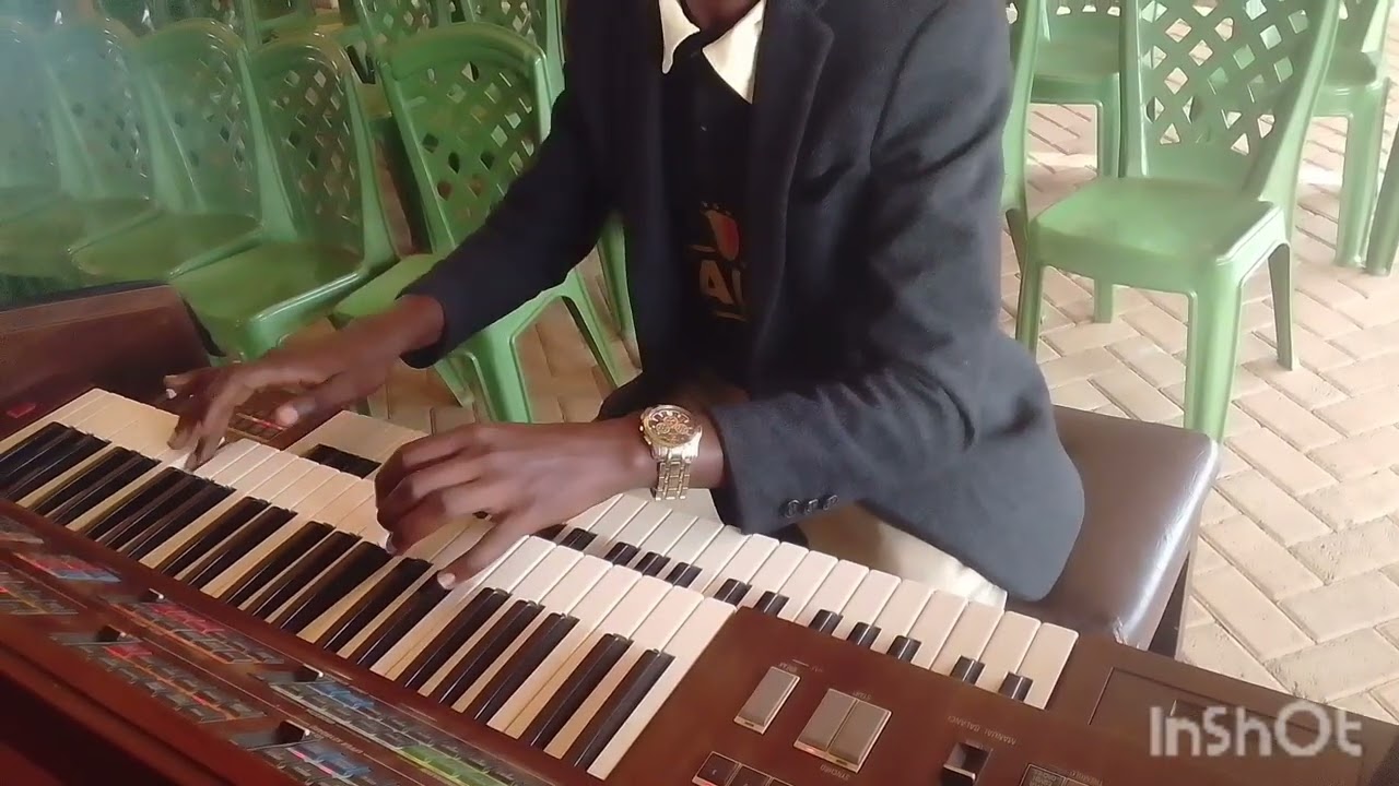 Sheria Yako naipenda ajabu song played by Organist Eduuh 