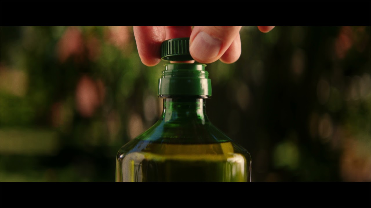 Elevate the tomato, elevate your every meal | Bertolli Extra Virgin Olive Oil 30