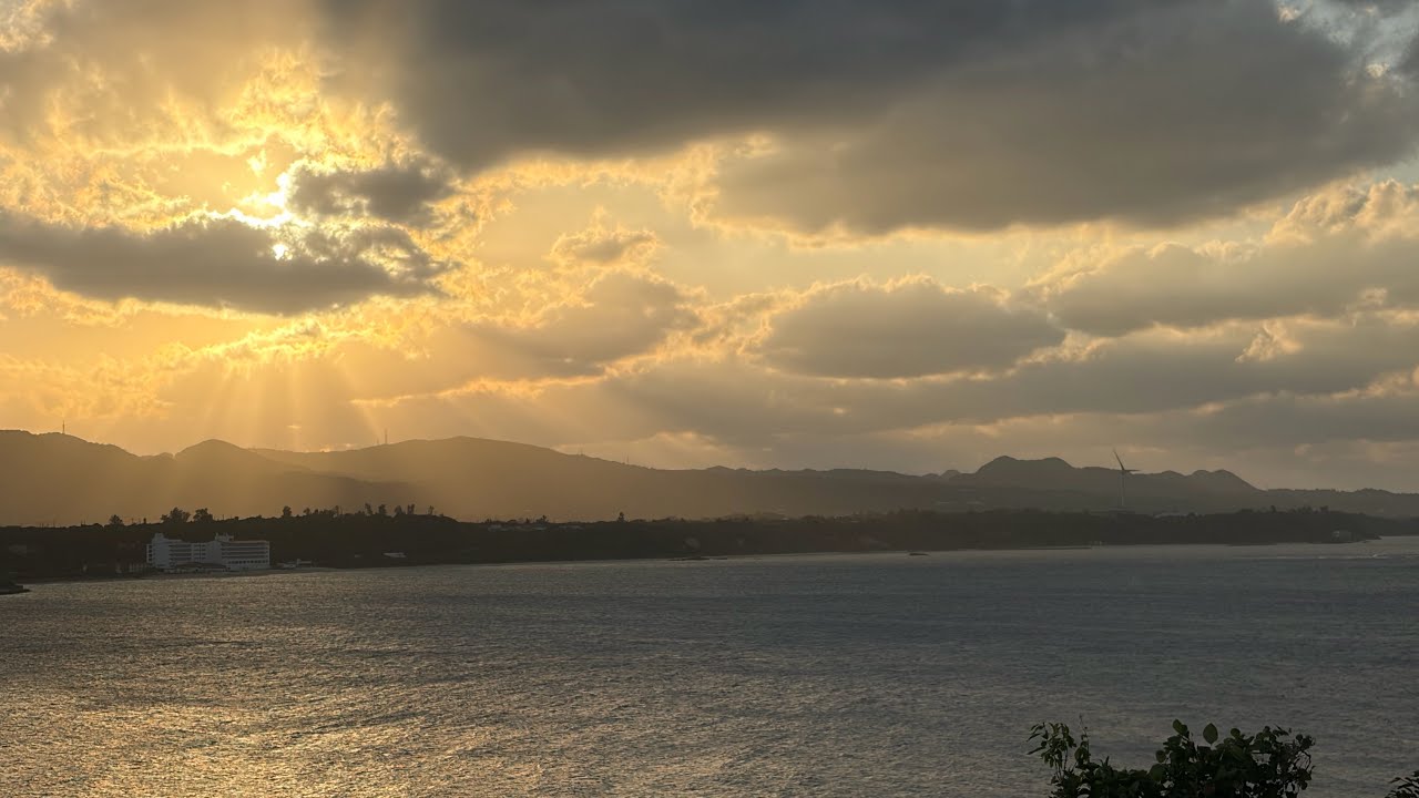 【ライブ配信】古宇利島から見える夕陽　2025年12月9日