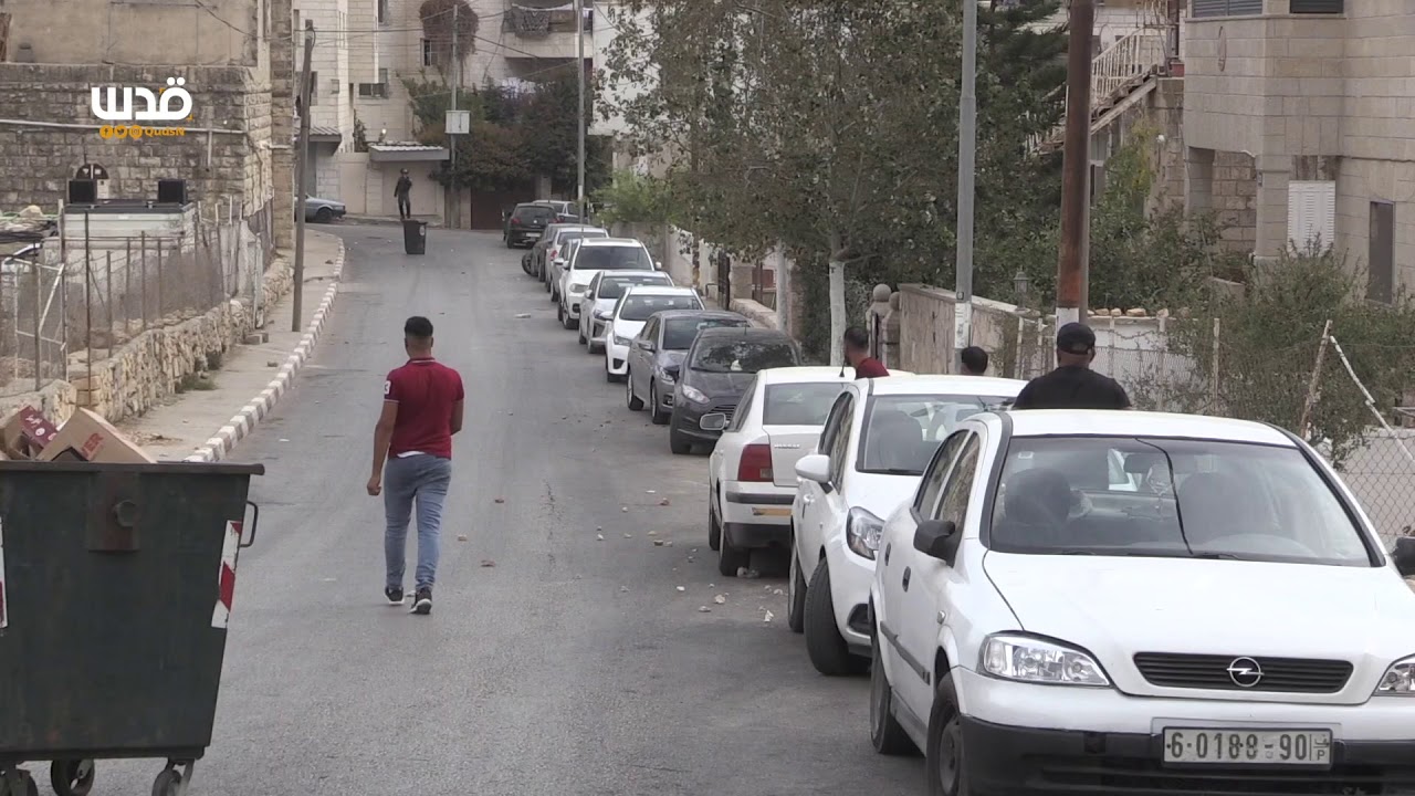 مواجهات عنيفة في حي بطن الهوى بمدينة رام الله بعد اقتحامه من قبل قوات الاحتلال الاسرائيلي