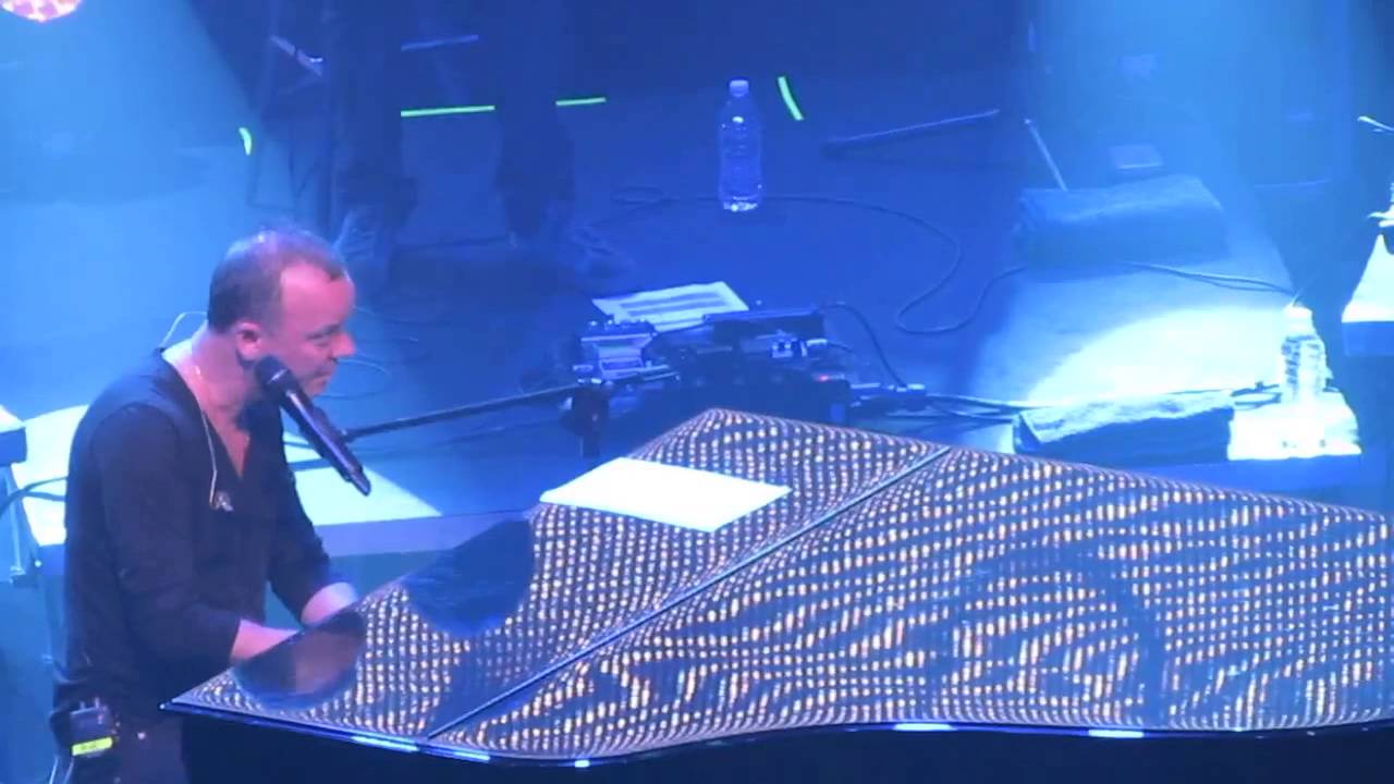 Gigi D'Alessio in concerto a Sanremo   Medley