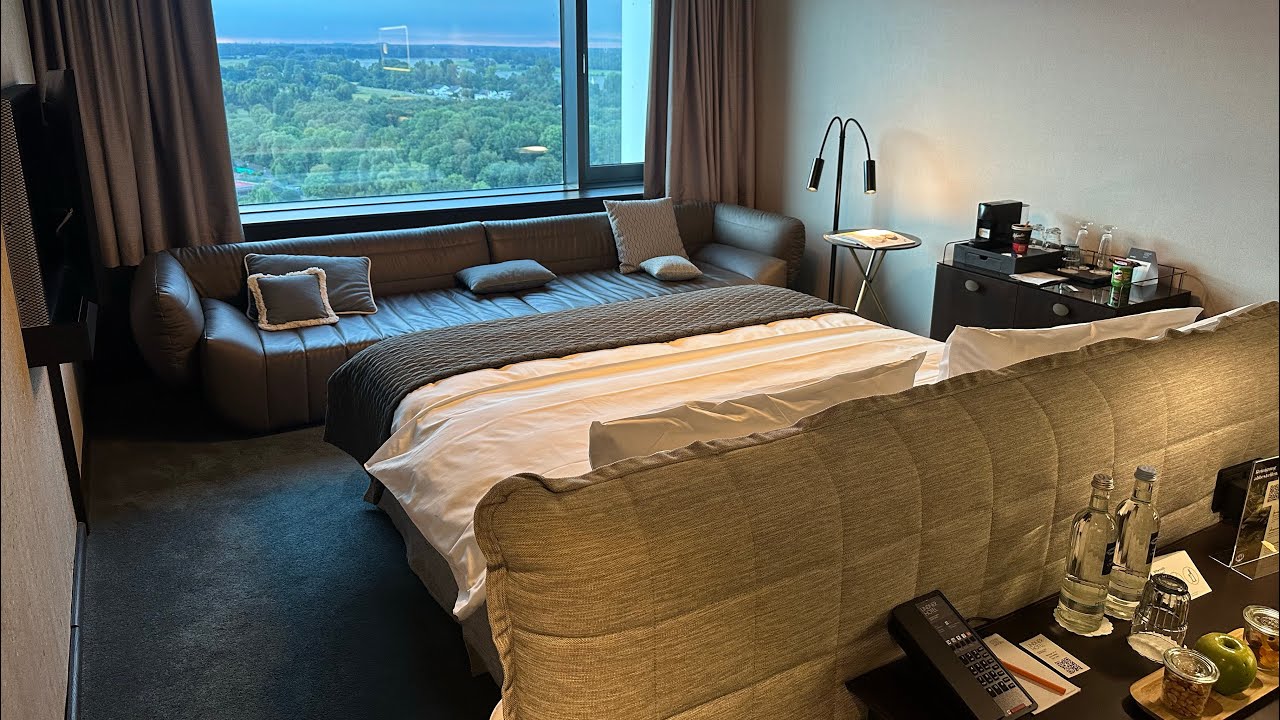 Lindner Hotel Dusseldorf Seestern - JDV by Hyatt - One King Bed - Breakfast - Review - Rooftop Bar