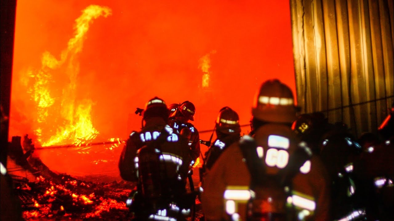 (LARGE FIRE) LACo.FD 2nd Alarm Pallet Yard Fire- South Central