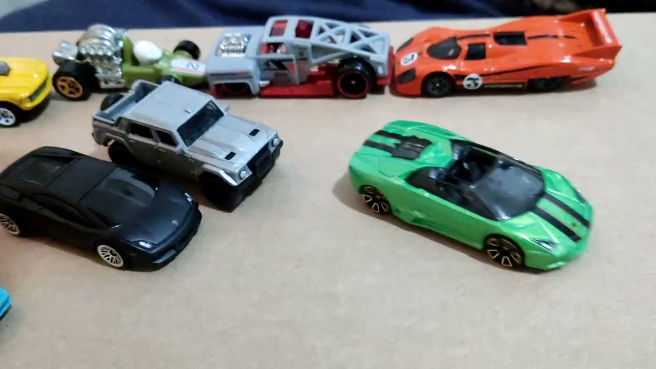 Nosso primeiro vídeo! Abrindo alguns #Hotwheels #lamborghini exclusivos para nossa coleção!