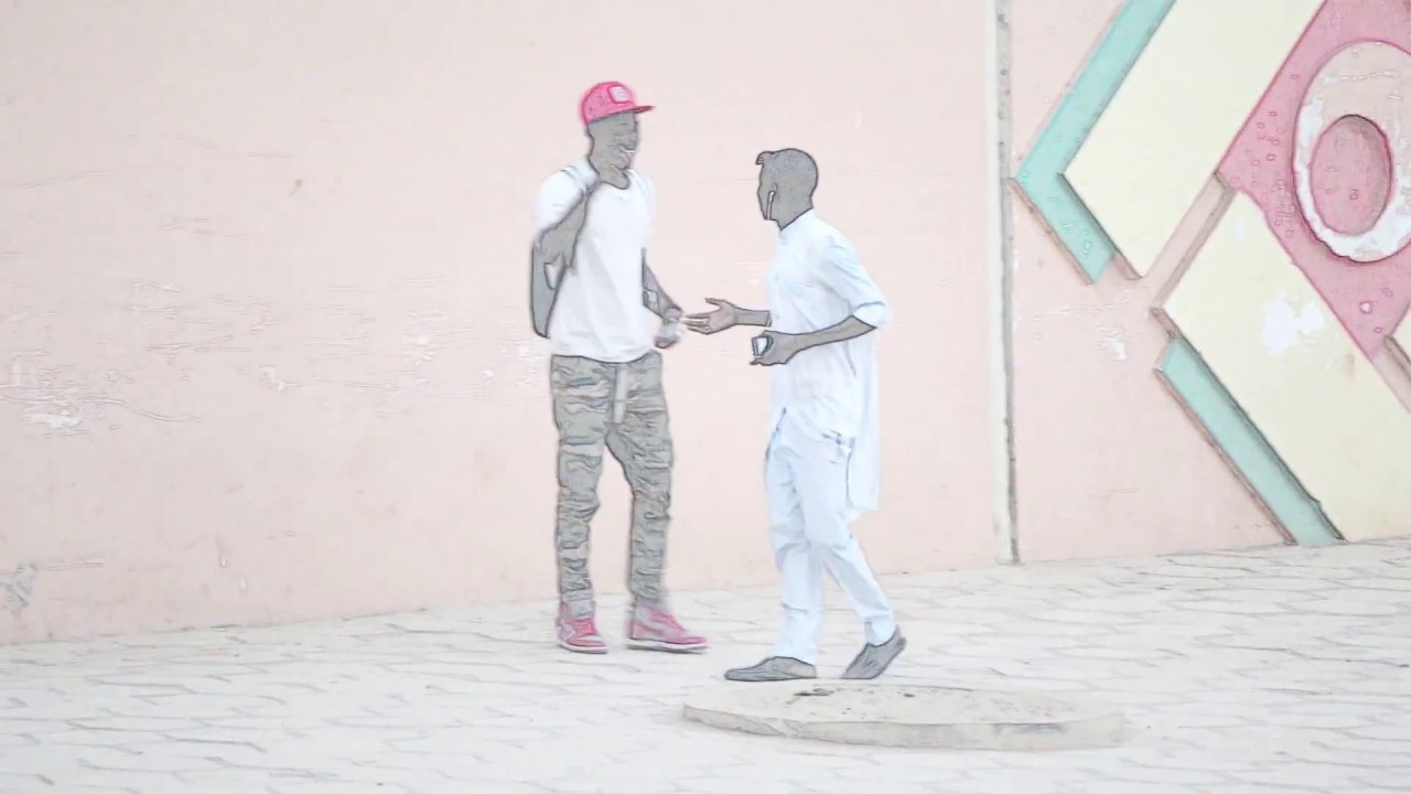 Mahfousse Camera Cachee quand tu donnes la main a un inconnu puis .....