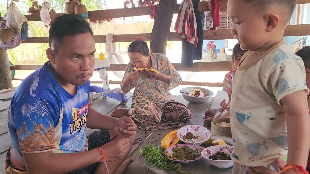 กินข้าวเช้าก่อนไปใช้สิทธิ์เลือกตั้ง​