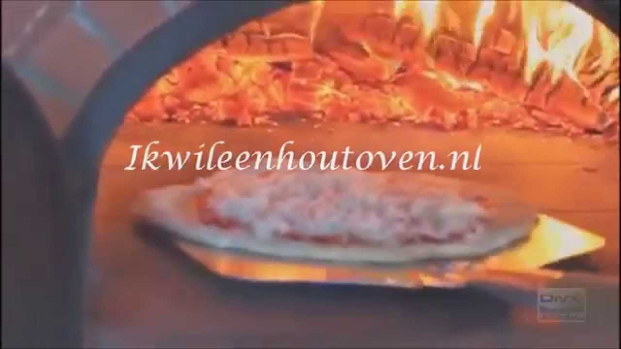 Pizza uit de traditionele steenoven
