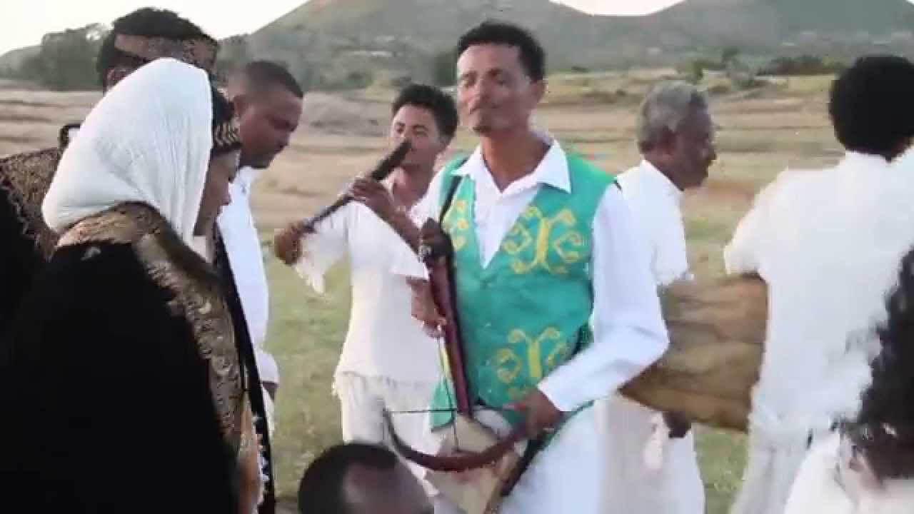 Aregawi Gebreziher - Bizey Seb / New Traditional Tigrigna Music 2015
