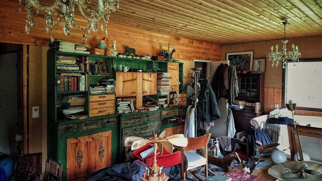 Fully Furnished Abandoned Collector's House - Urbex Finland