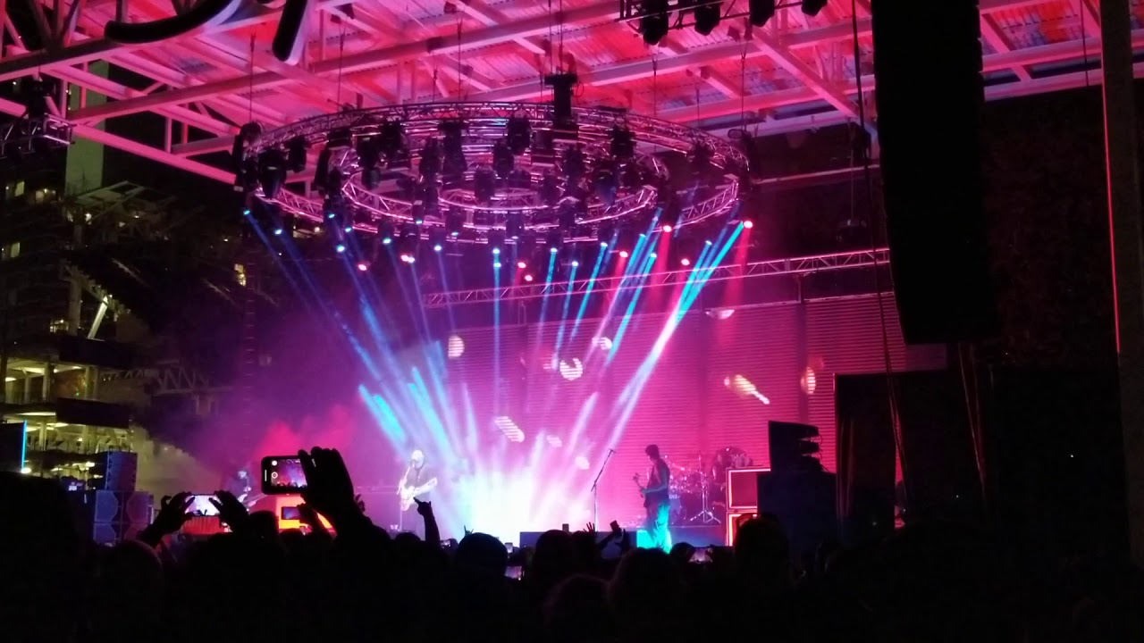 Deftones - Smile live at Dia De Los Deftones 11/2/19