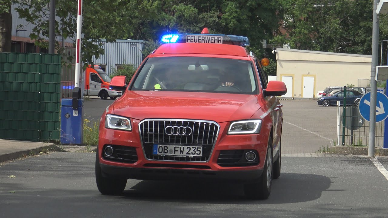 (Löschzug) 7 Fahrzeugen Feuerwache 1 Oberhausen auf Einsatzfahrt in Oberhausen
