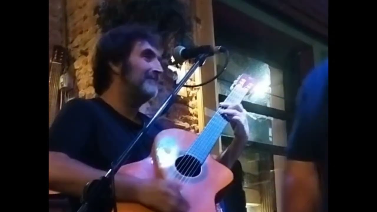 UNA TARDE EN EL CEMENTERIO - MATÍAS CORREA en vivo en El.Templo del Gato, Montevideo