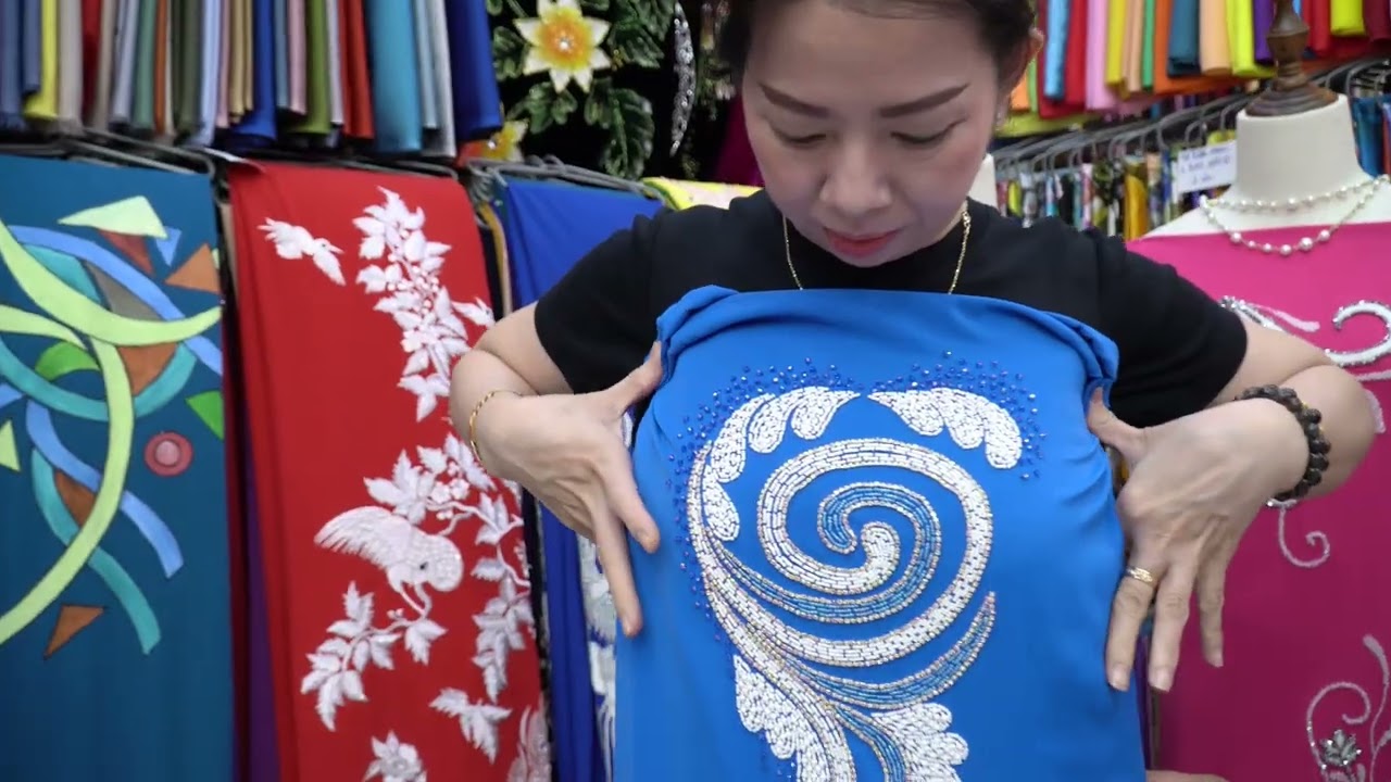 🌿Áo dài Tết 2026- Mẫu áo dài thêu kết cườm sang trọng và thanh lịch cho bà Sui trẻ.High Fashion 