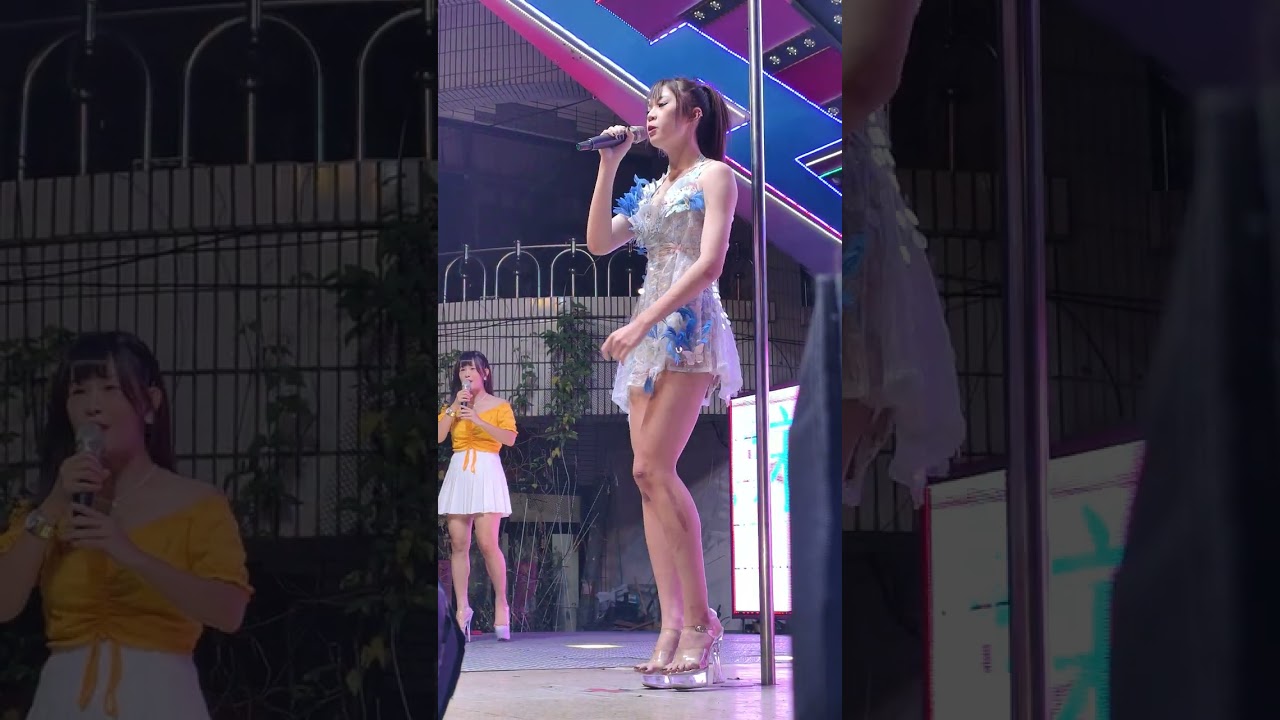 美女歌手 演唱: