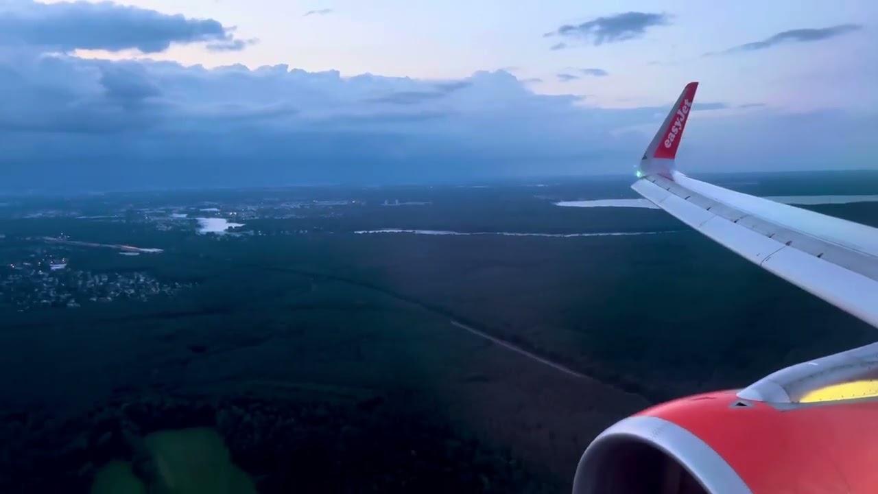 *Evening Arrival* Easyjet Airbus A320 landing in Berlin (BER)
