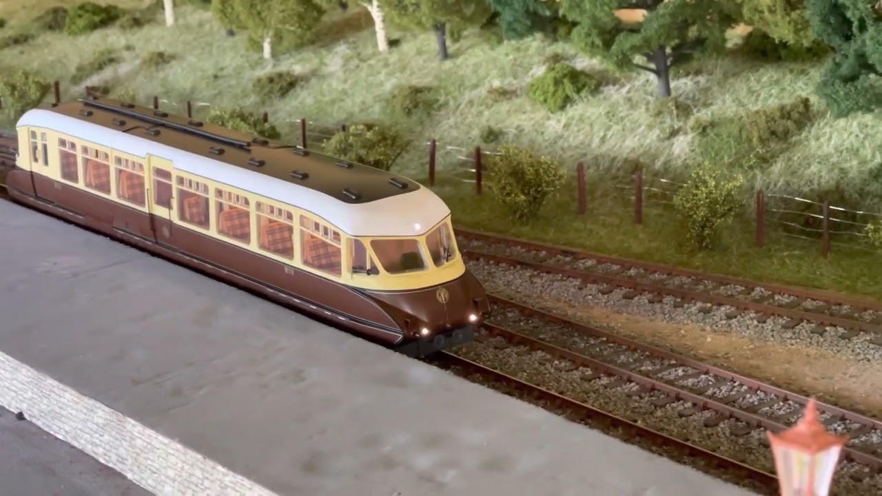 Dapol GWR O gauge Diesel Railcar
