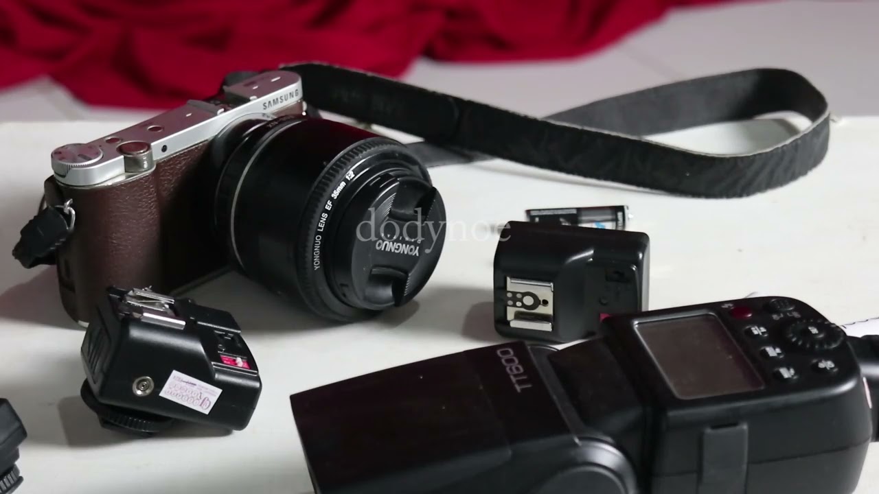 Kamera SAMSUNG NX3000 dengan Speedlite Universal dan Triger Universal