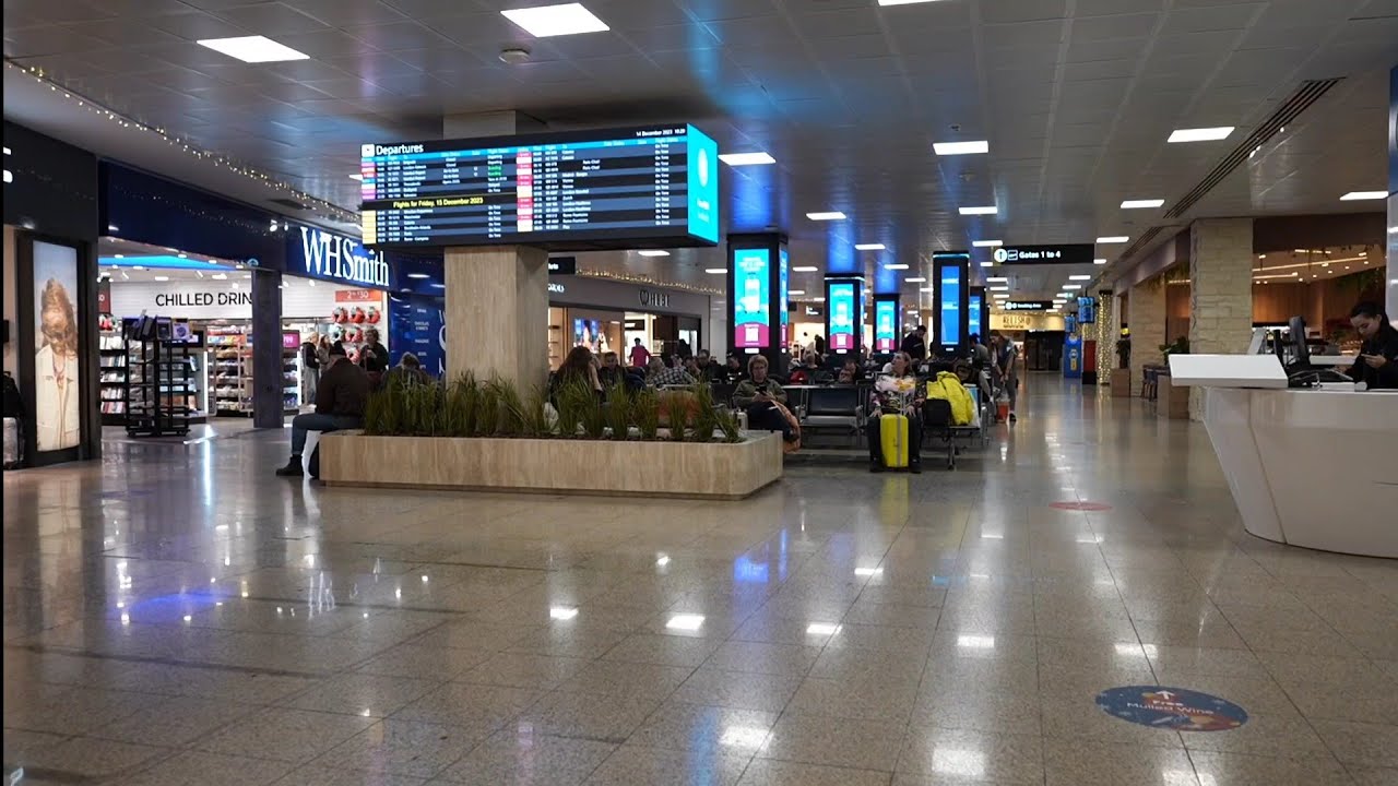 Malta (Valletta) airport walking and flight tour