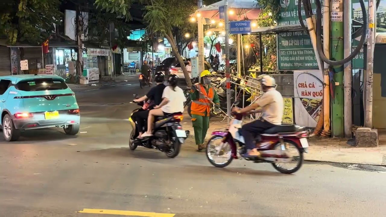 Gia đình chuẩn bị đón Tết 2026