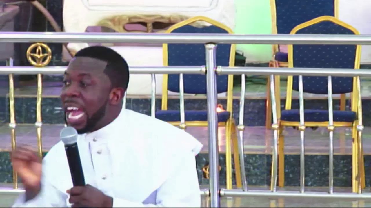PROPHET ISRAEL OLADELE GENESIS EMBARRASSES A POOR WOMAN DURING SUNDAY SERVICE