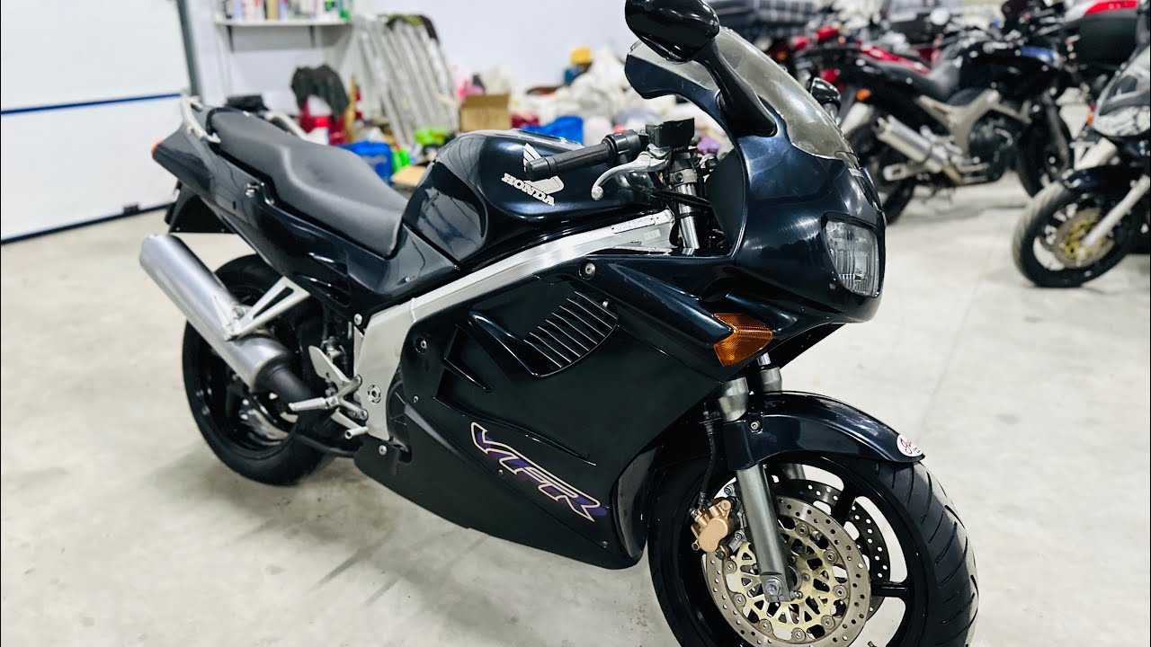 Honda VFR 750 F из Европы. Холодный запуск 🚀