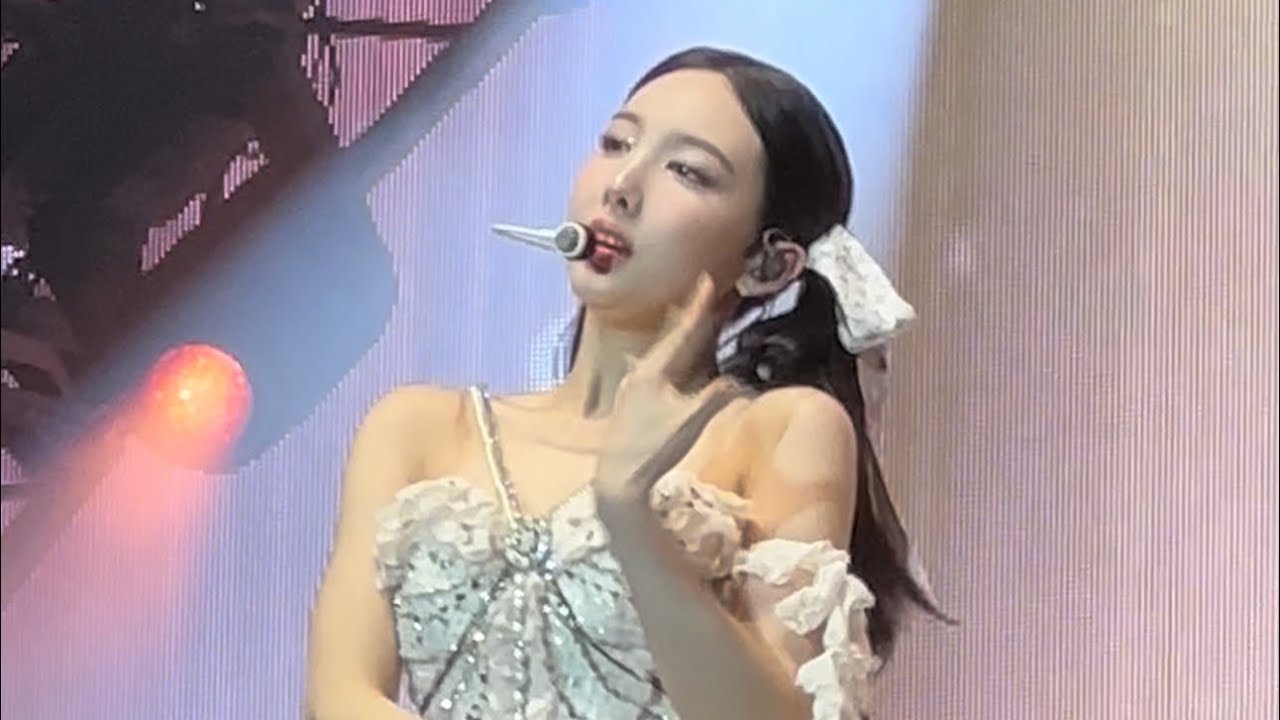 Feel Special Nayeon Focus 230610 TWICE 5TH WORLD TOUR ‘READY TO BE’ in Los Angeles