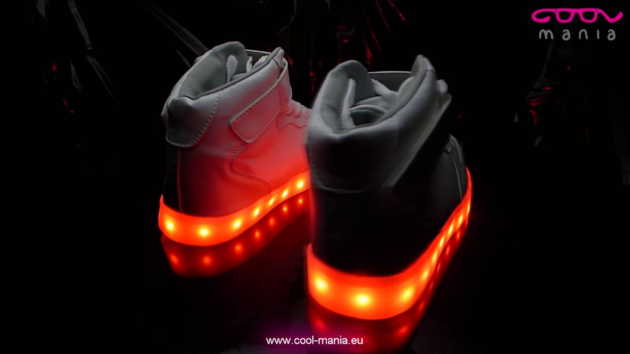 LED top&aacute;nky - Sneakers biele (www.cool-mania.eu)