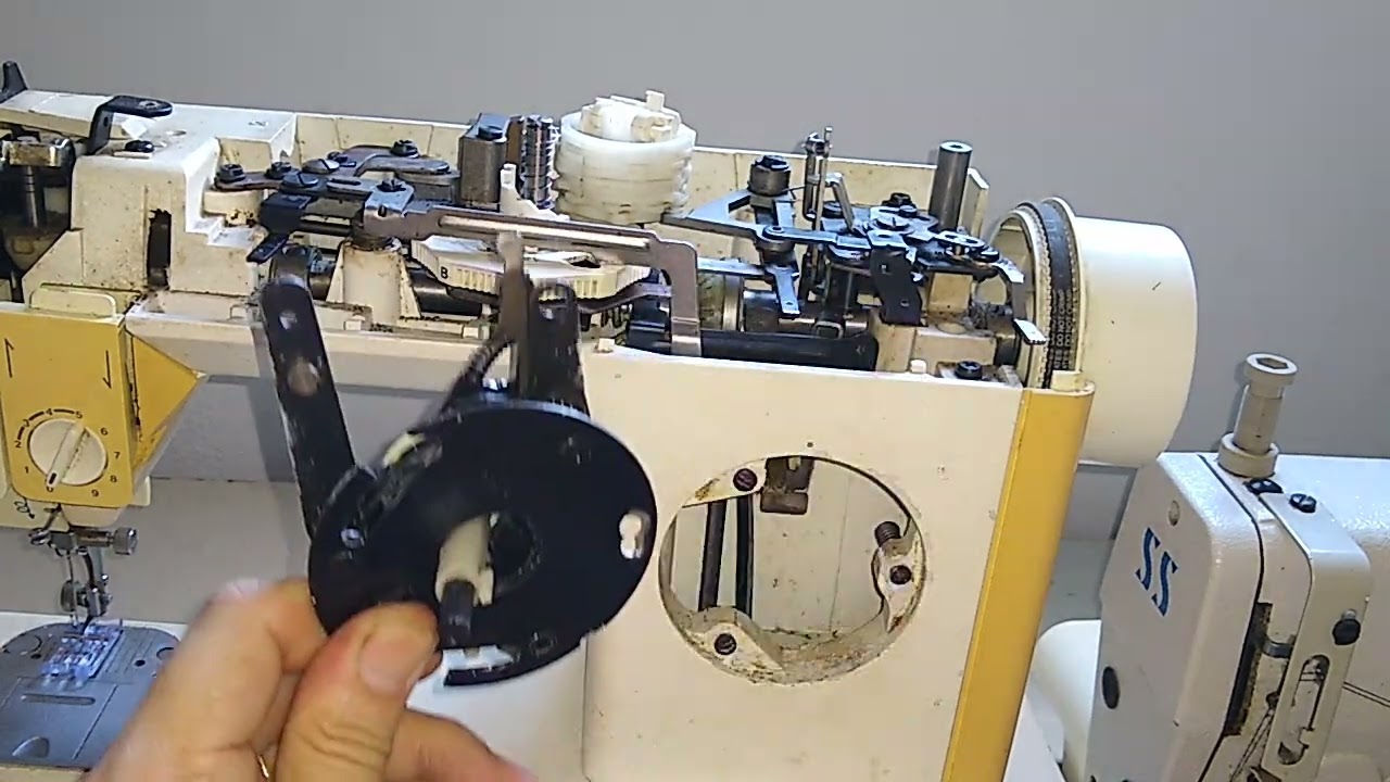 Como trocar o botão do caseado e retrocesso da máquina singer caseira.