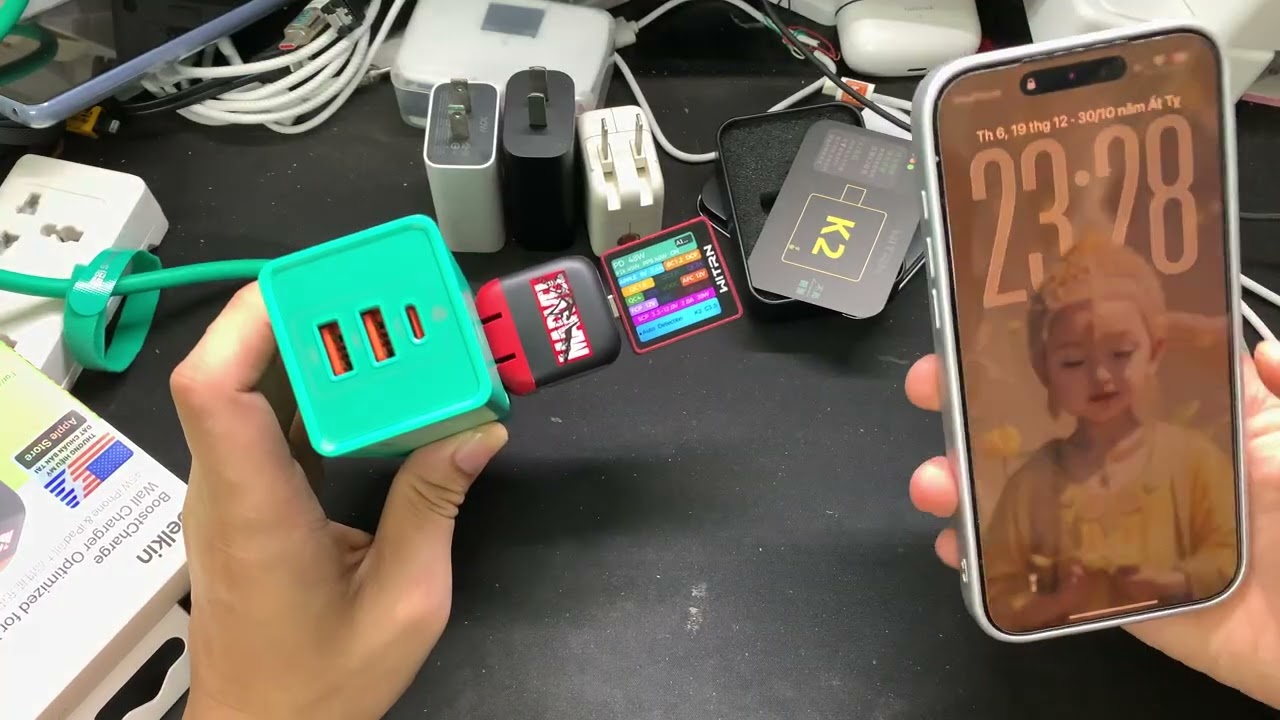 Củ sạc nhanh 45W Belkin siêu nhỏ gọn tối ưu hoá sạc cho iPhone - Phiên bản Marvel cực đẹp