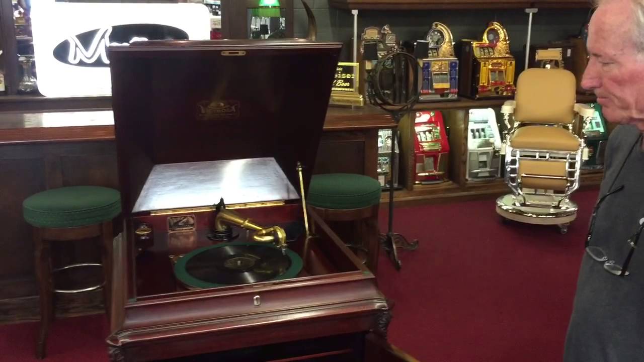 Victrola talking machine 78 RPM record player 1912
