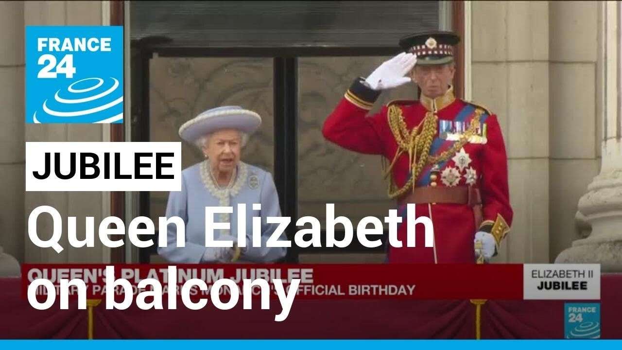 Live: Queen Elizabeth appears on Buckingham Palace balcony to salute troops • FRANCE 24 English