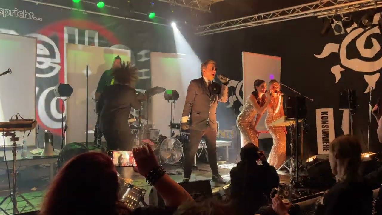Welle: Erdball Goldener Reiter Alienare live 17.12.22 Sumpfblume Hameln
