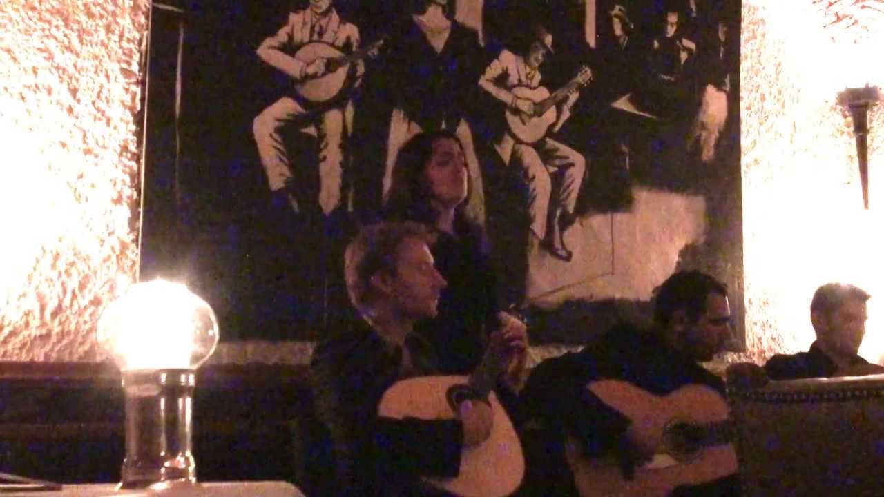 CHEGOU O FIM- Catarina Rosa no Cafè Luso de Lisboa - Guitarra Portuguesa: Eurico Machado