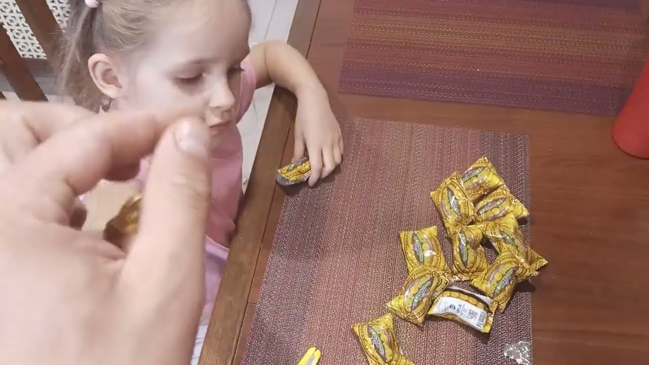Бонстики. Вскрываем пакетики с новыми бонстиками монетами.