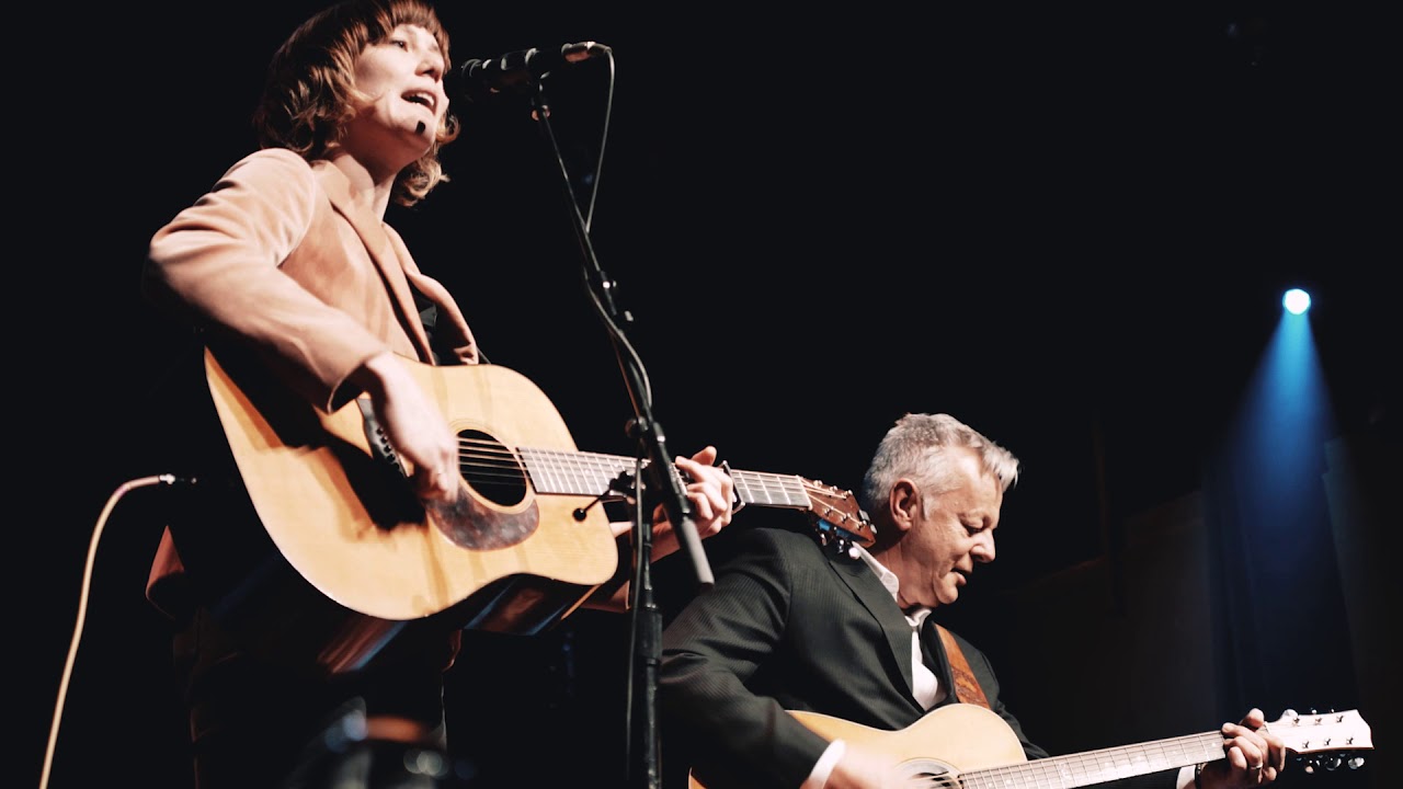 White Freight Liner Blues (Live) | Collaborations | Tommy Emmanuel & Molly Tuttle