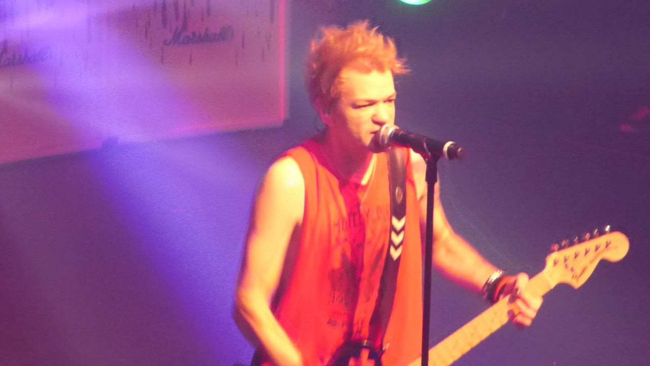 Sum 41 - Still Waiting & In Too Deep - Live @ Ancienne Belgique, Brussels, Belgium 08/03/2017